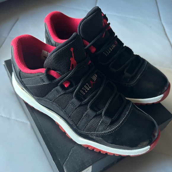 Jordan 11 Retro Low Bred - Picture 1 of 7